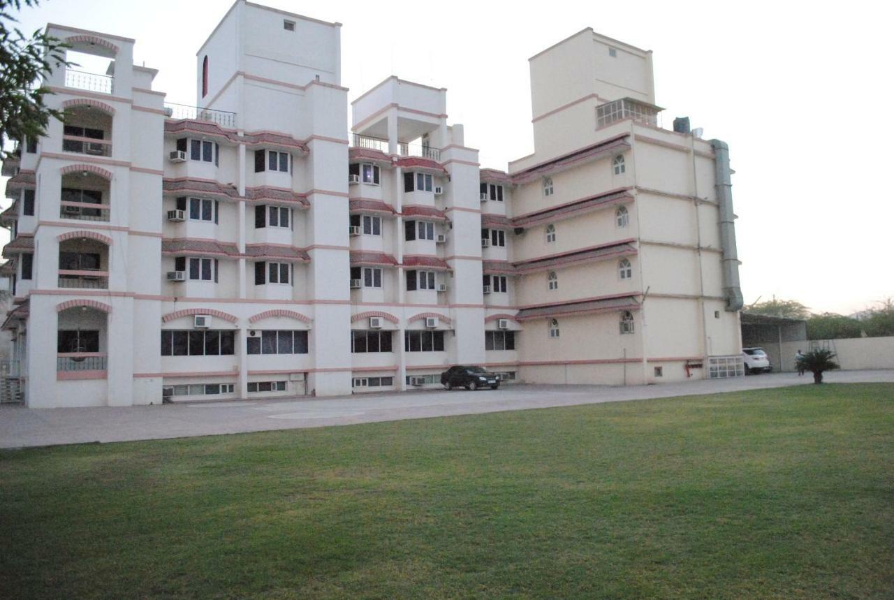 Geetco Hotel Jalor Exterior foto