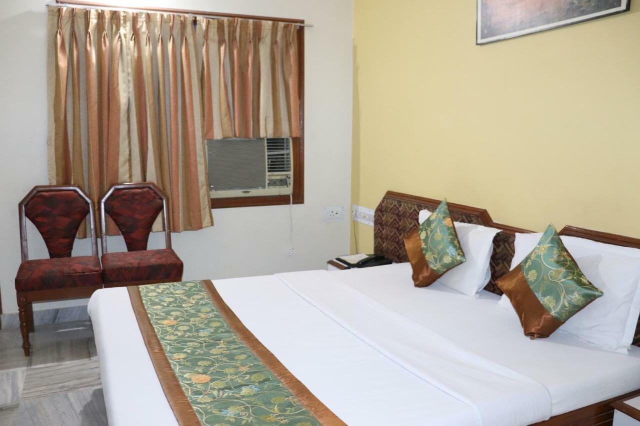 Geetco Hotel Jalor Exterior foto